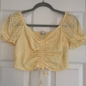 HOLLISTER, Never worn, yellow cropped top, Size S